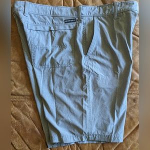 G.H. BASS & CO MENS SHORTS SZ 36" GREY/BEIGE COLOR